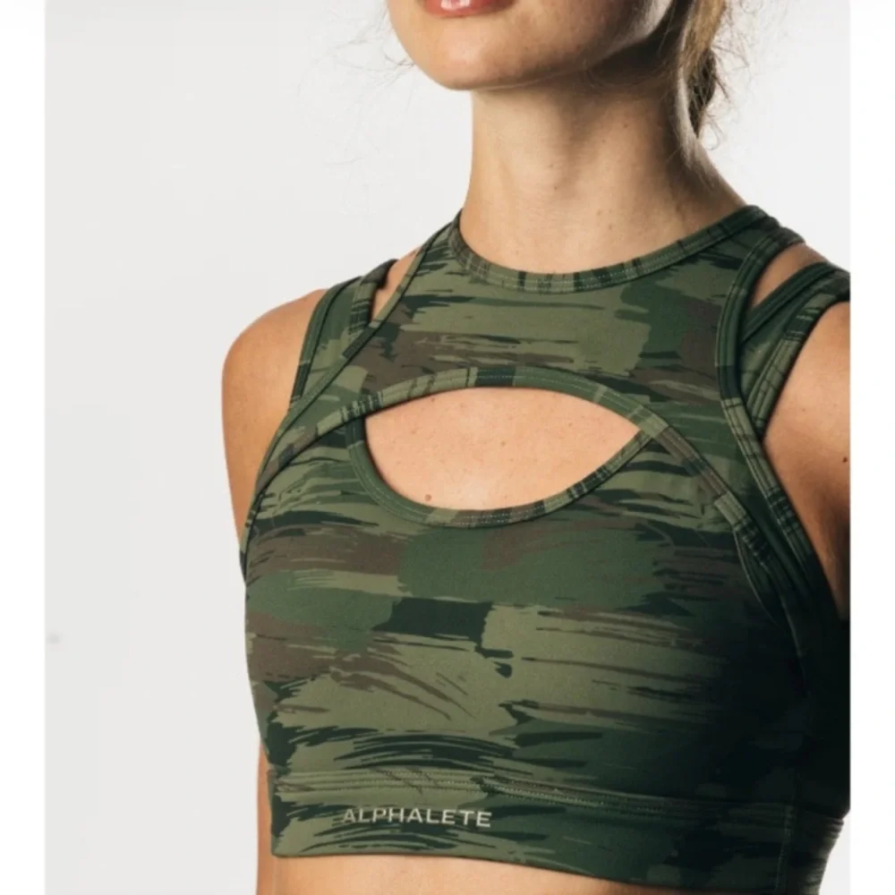 ALPHALETE Surface Keyhole Army Green Camouflage Sports Bra Medium